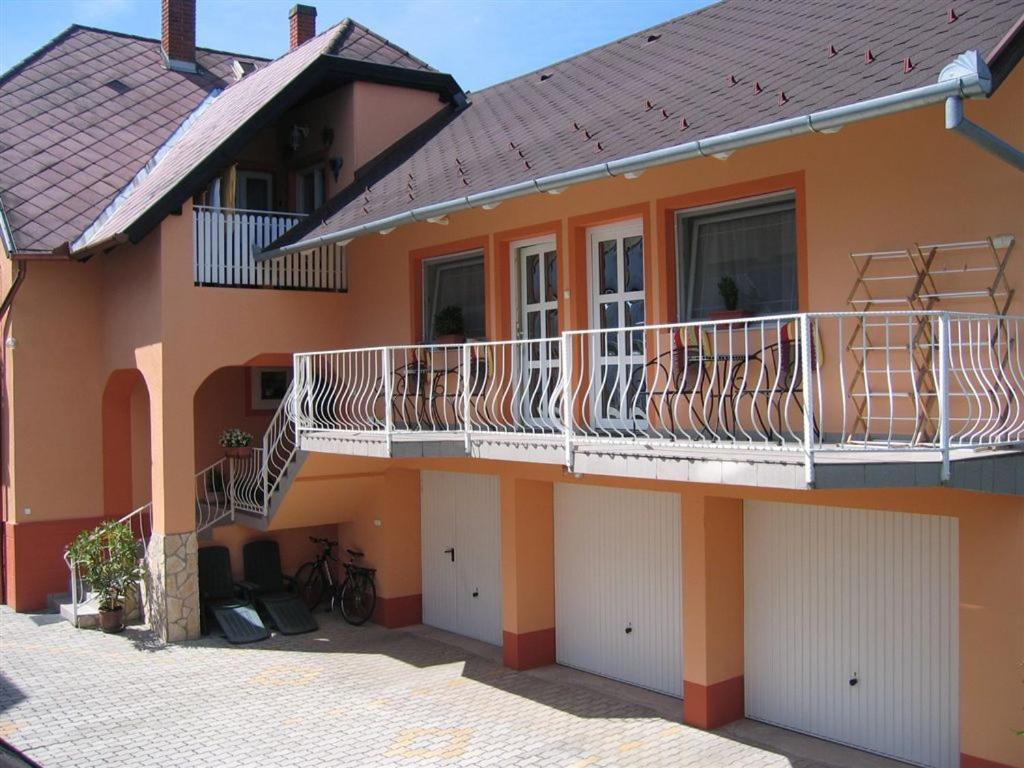 Szecsenyi Apartman Хевиз Экстерьер фото