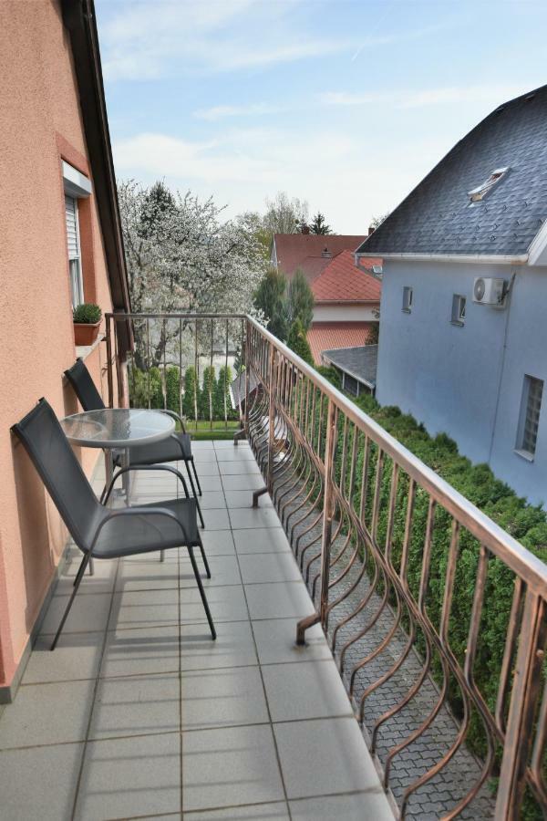 Szecsenyi Apartman Хевиз Экстерьер фото